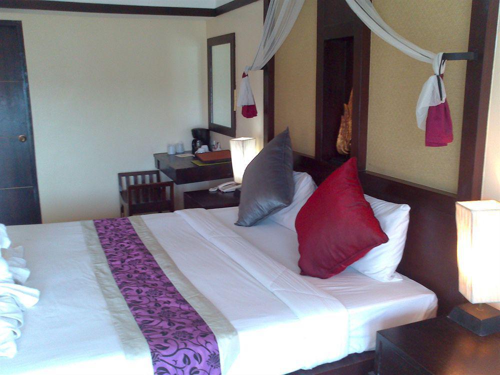 Oyo 255 The Ocean Hotel Patong ภายนอก รูปภาพ